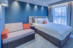 Holiday Inn Express Fleet by IHG
