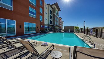 Holiday Inn Express & Suites Ridgecrest - China Lake by IHG