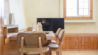 Ganghwa Gichayeohaeng Pension