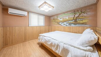 Ganghwa Gichayeohaeng Pension