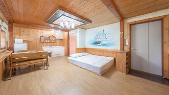 Ganghwa Gichayeohaeng Pension