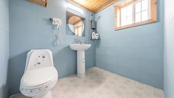 Ganghwa Gichayeohaeng Pension