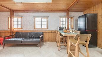 Ganghwa Gichayeohaeng Pension