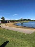 Shoreside Inn & Suites