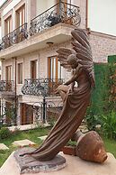 CUNDA BARADIEL HOTEL