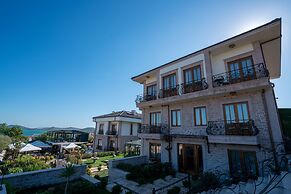 CUNDA BARADIEL HOTEL