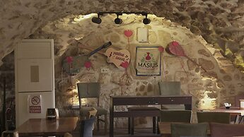 Mons Masius Hotel