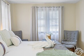 8 BR Heated Pool & Soccer Field