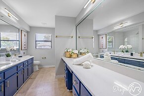 8 BR Heated Pool & Soccer Field