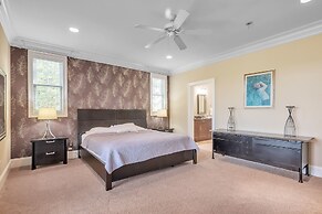 Spacious Home With 4 Master Suites In Quiet Community 4 Bedroom Home b