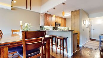 1849 Condos #409 3 Bedroom Condo by Redawning