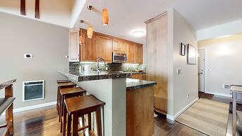 1849 Condos #409 3 Bedroom Condo by Redawning