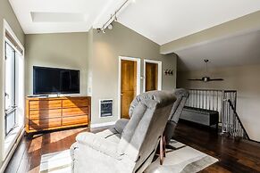 1849 Condos #409 3 Bedroom Condo by Redawning