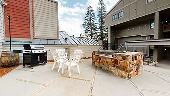 1849 Condos #409 3 Bedroom Condo by Redawning