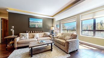 1849 Condos #409 3 Bedroom Condo by Redawning