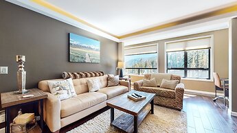 1849 Condos #409 3 Bedroom Condo by Redawning