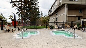 1849 Condos #409 3 Bedroom Condo by Redawning