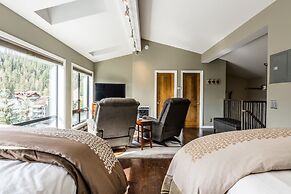 1849 Condos #409 3 Bedroom Condo by Redawning