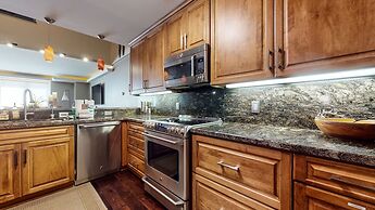 1849 Condos #409 3 Bedroom Condo by Redawning