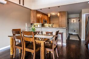 1849 Condos #409 3 Bedroom Condo by Redawning