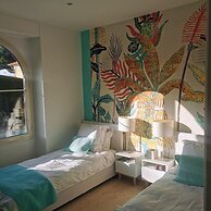 Blue Dream Cannes Guesthouse