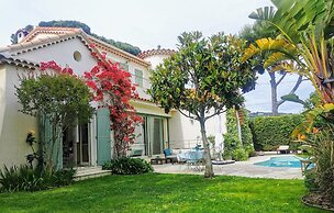 Blue Dream Cannes Guesthouse