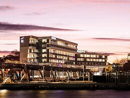 Novotel Devonport