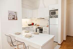 Cozy apt with Lycabettus View