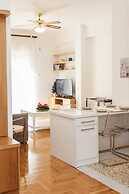 Cozy apt with Lycabettus View