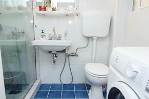 Cozy apt with Lycabettus View