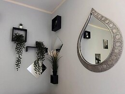 Impeccable 2-bed Apartment by Cardiff City Centre