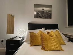 Impeccable 2-bed Apartment by Cardiff City Centre