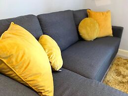 Impeccable 2-bed Apartment by Cardiff City Centre