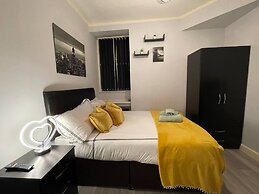 Impeccable 2-bed Apartment by Cardiff City Centre