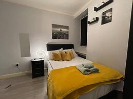 Impeccable 2-bed Apartment by Cardiff City Centre