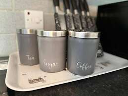 Impeccable 2-bed Apartment by Cardiff City Centre