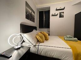 Impeccable 2-bed Apartment by Cardiff City Centre