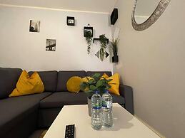 Impeccable 2-bed Apartment by Cardiff City Centre