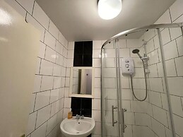 Impeccable 2-bed Apartment by Cardiff City Centre