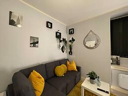 Impeccable 2-bed Apartment by Cardiff City Centre