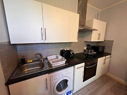 Impeccable 2-bed Apartment by Cardiff City Centre