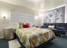 The New Star Motel with Studio-Kitchens: 1950s Extended-Stay Lodging a