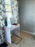 The New Star Motel with Studio-Kitchens: 1950s Extended-Stay Lodging a