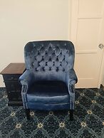 The New Star Motel with Studio-Kitchens: 1950s Extended-Stay Lodging a