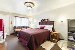 The New Star Motel with Studio-Kitchens: 1950s Extended-Stay Lodging a