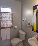 The New Star Motel with Studio-Kitchens: 1950s Extended-Stay Lodging a