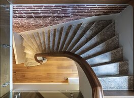 Ecole St Pierre Hotel