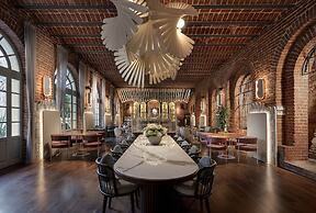 Ecole St Pierre Hotel