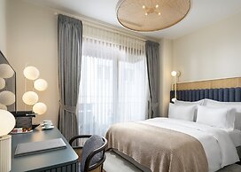 Ecole St Pierre Hotel