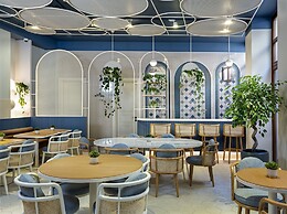 Ecole St Pierre Hotel